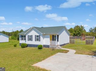 402 Memorial Rd, Hartwell, GA 30643