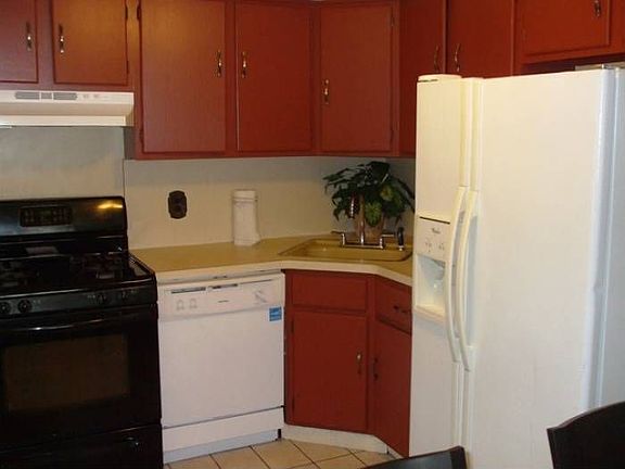 Eat-In Kitchen