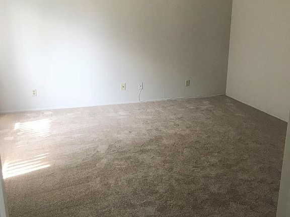 3rd image of 285 E Madison Ave APT D