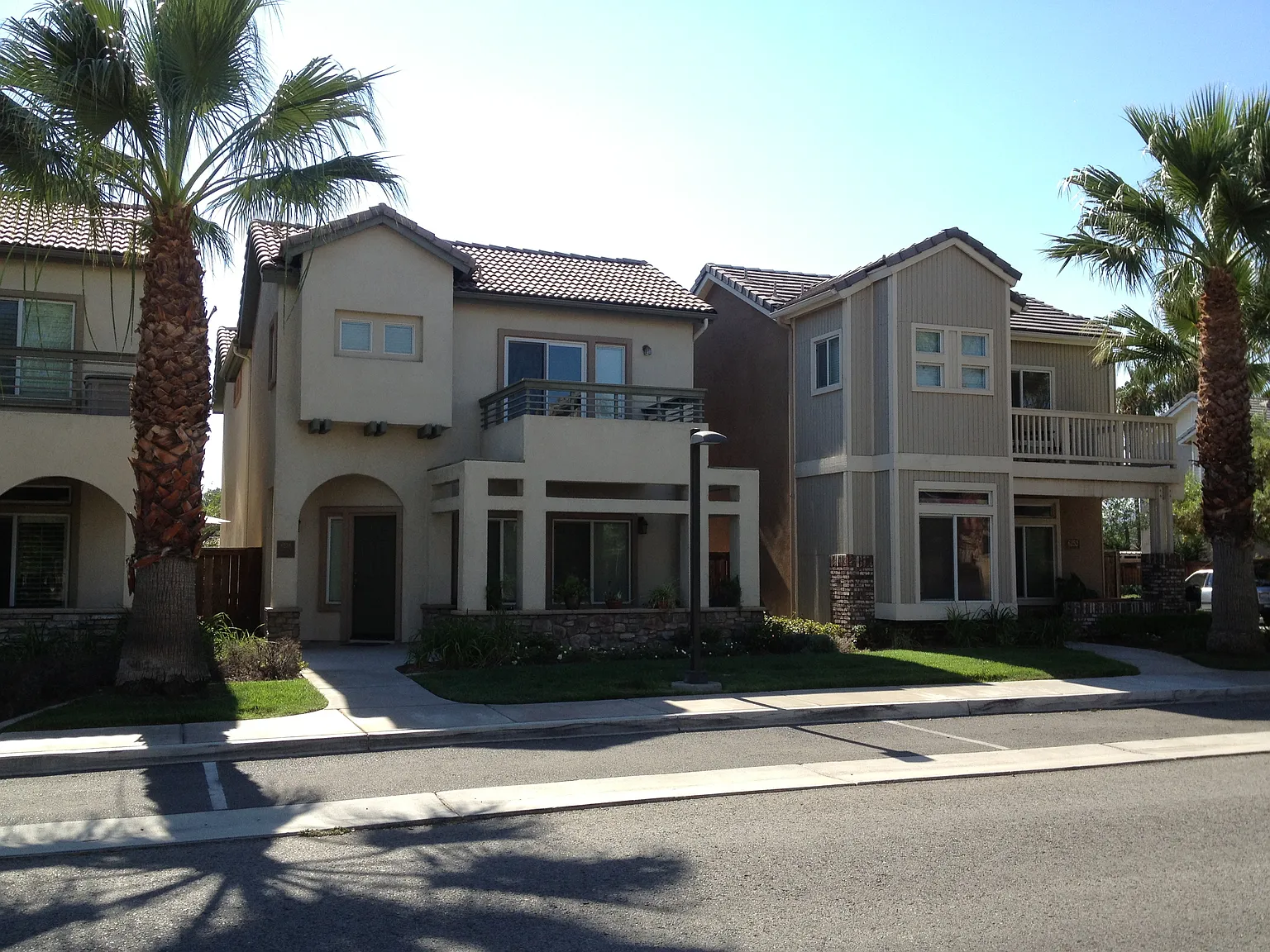 3 bed, 2.5 bath, 1903 sqft, $3,249 — Photo 2