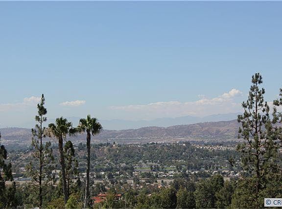 3rd image of 530 S Golden Sky Ln