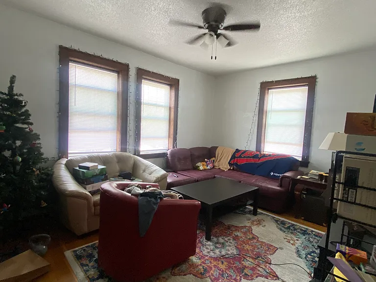 169 Victoria St N #1 — Photo 3