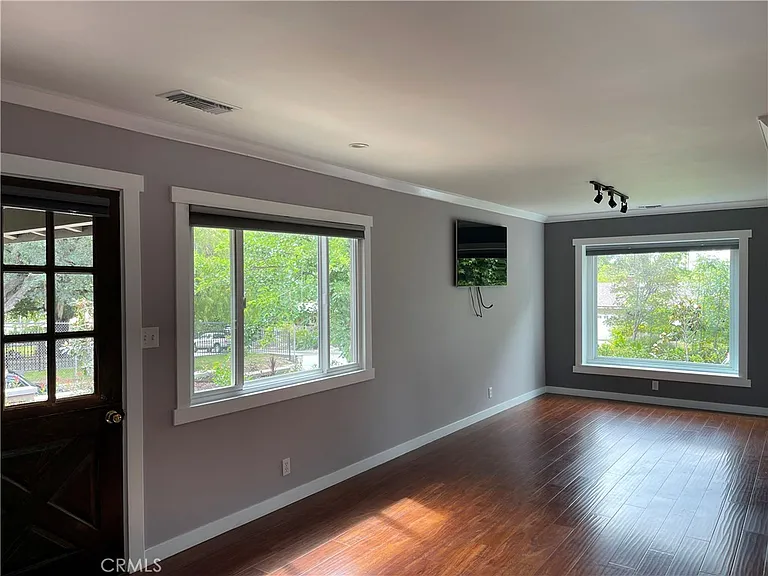 515 E Sierra Madre Blvd — Photo 6