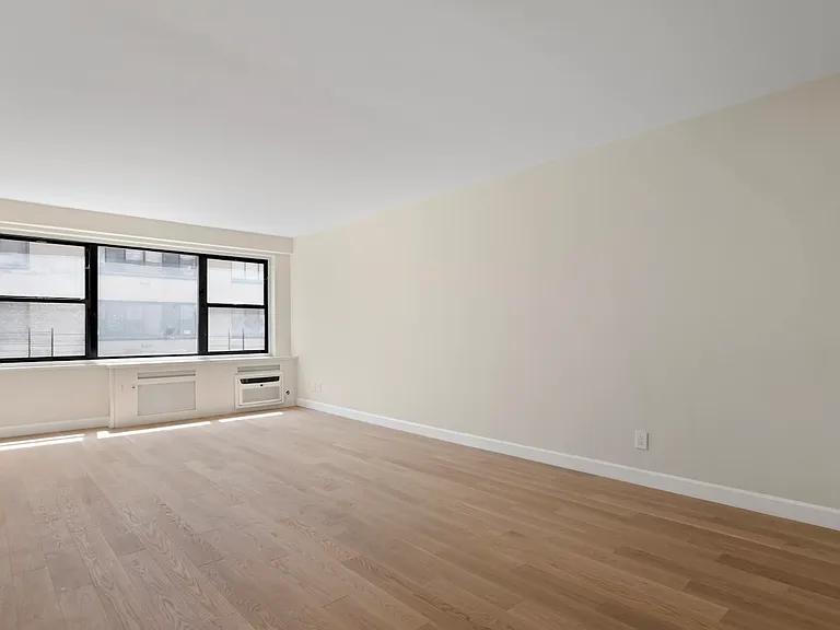 340 E 74th St #6J — Photo 2