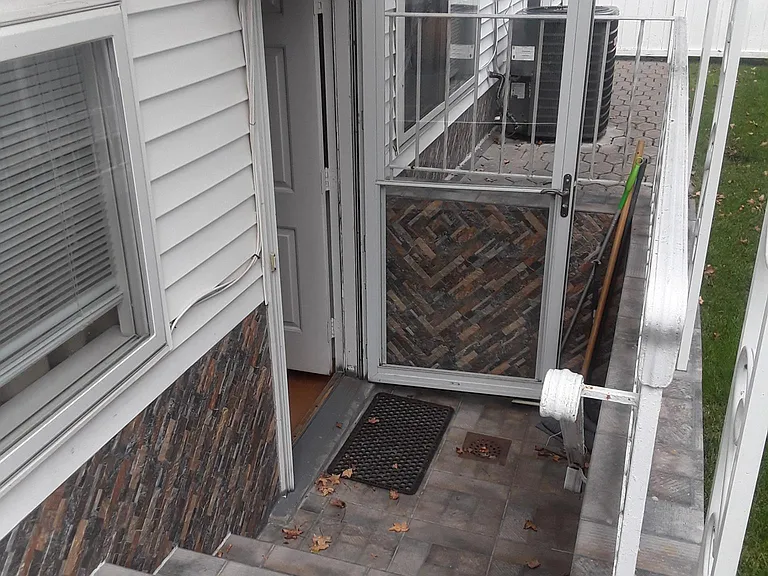 53 Whitman Ave — Photo 1