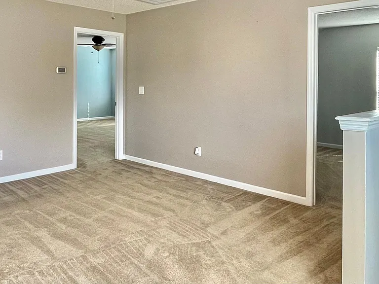 301 Southwilde Way — Photo 5