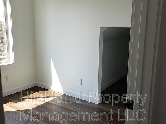 5th image of 902 NE Colorado St #301-B