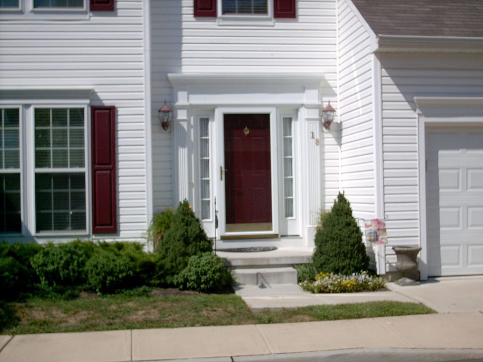 Welcome to 18 Foxmoor Lane!