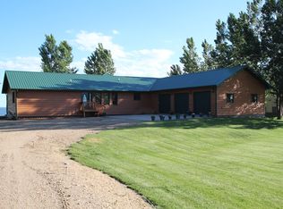 2213 Twin Lakes Rd, Lake Preston, SD 57249