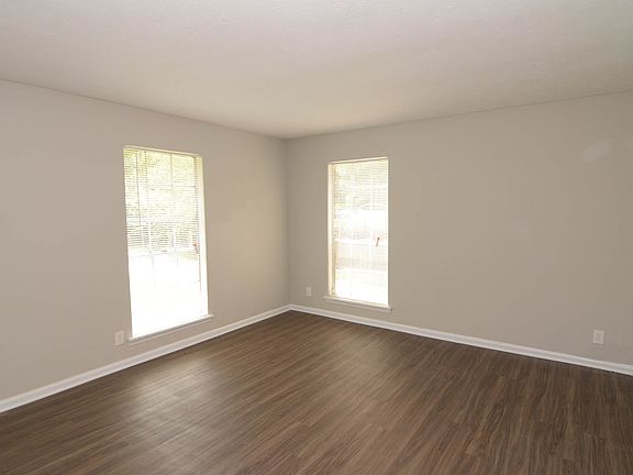 2nd image of 7691 Hawthorne Dr