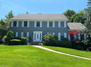 7 Stone Hollow Rd, Montvale, NJ 07645