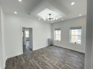 20-60 45th St #O2, Astoria, NY 11105
