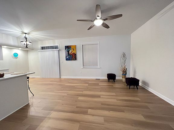 3rd image of 16427 Willow Walk Dr