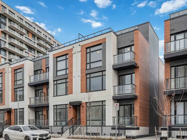 8 David Eyer Rd #1215, Richmond Hill, ON L4S 0N3