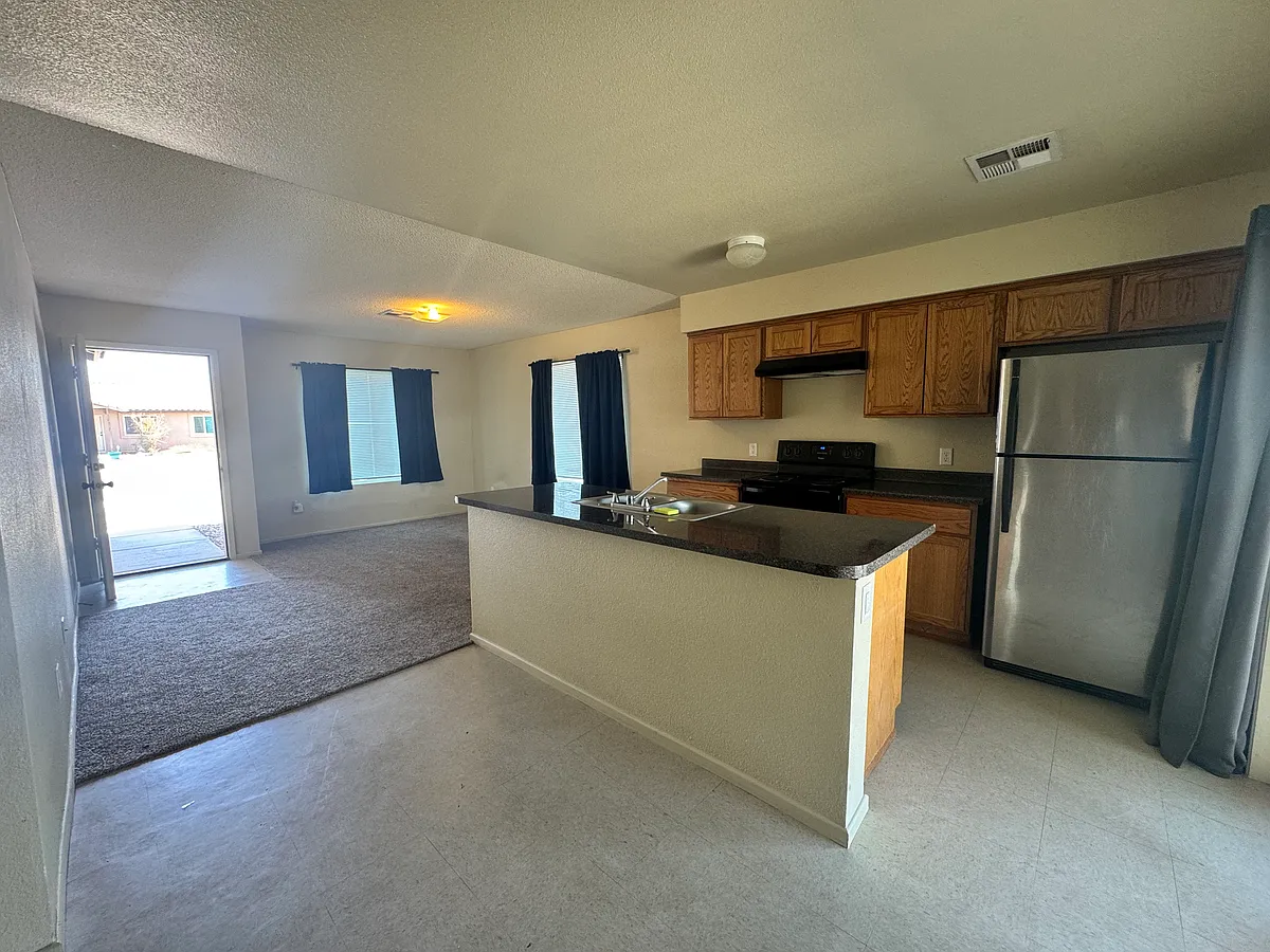 Building Photo - 3675 S Hinckley Dr