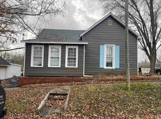 504 E North St, Winslow, IN