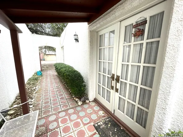 157 Avenida Juarez Rd #1, Brackettville, TX 78832