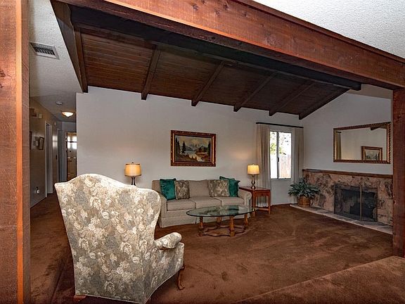 4th image of 2688 Violet Ave