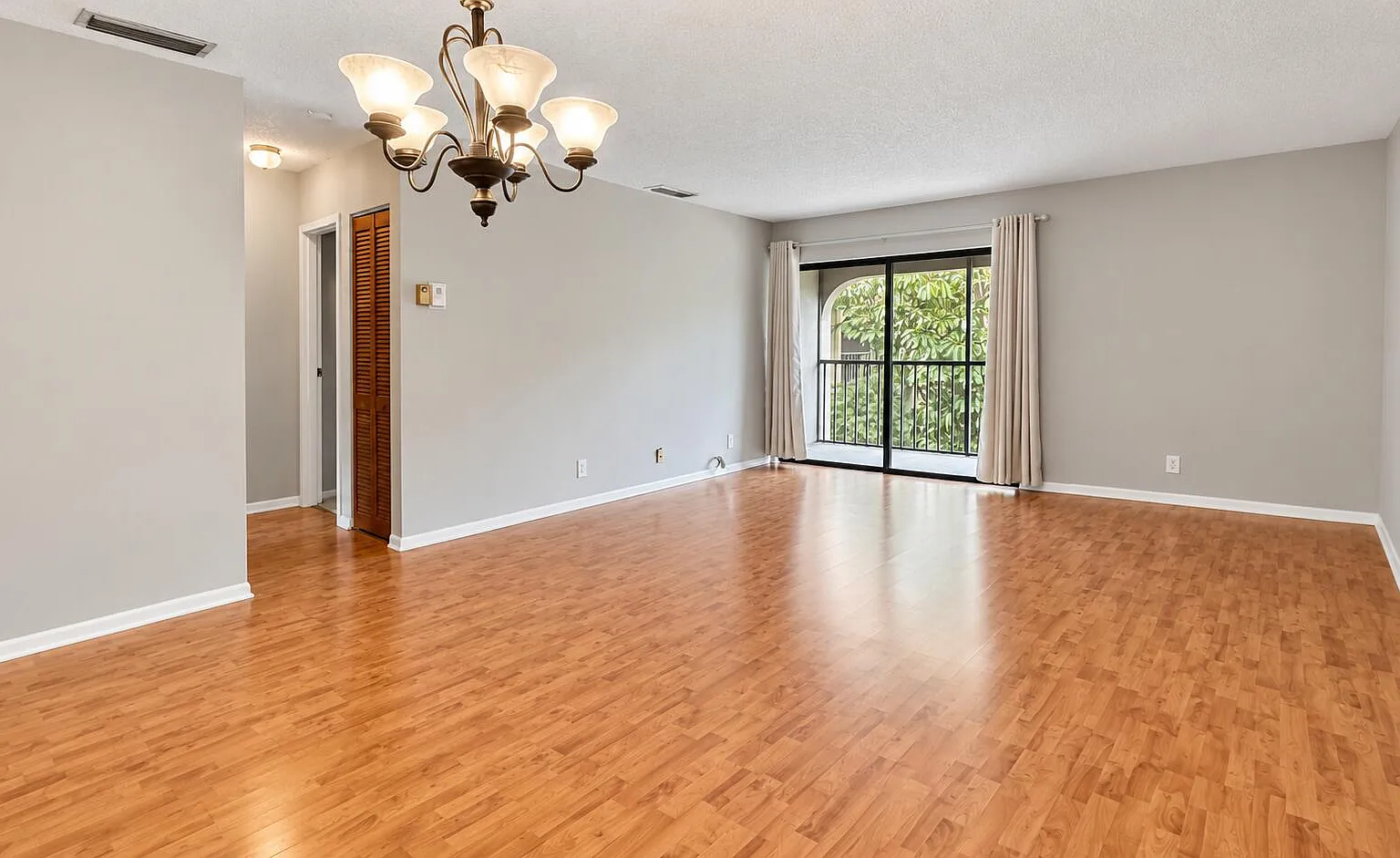 2 bed, 2.0 bath, 957 sqft, $2,500 — Photo 4
