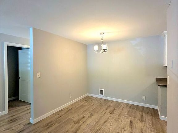 4th image of 9511 Roosevelt Way NE APT 209