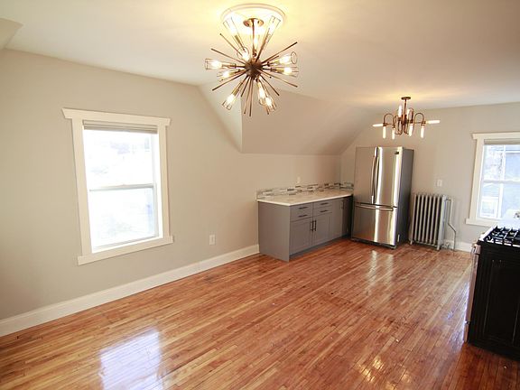 5th image of 479 Smith Ave N
