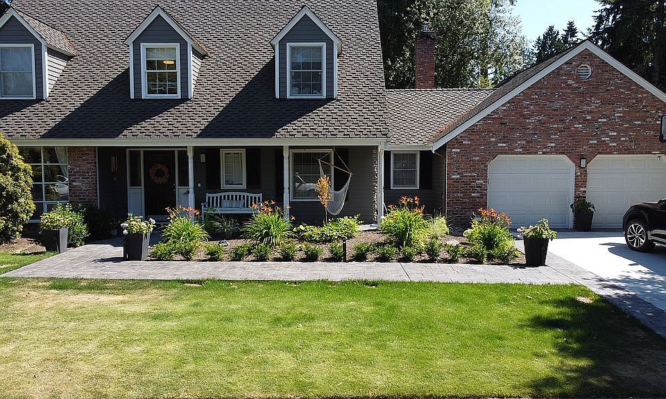 2nd image of 12605 NE 68th Pl