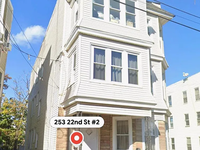 253 22nd St #B — Photo 3