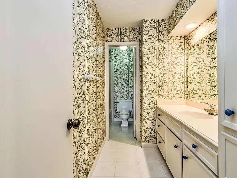 8022 La Brea Dr — Photo 33