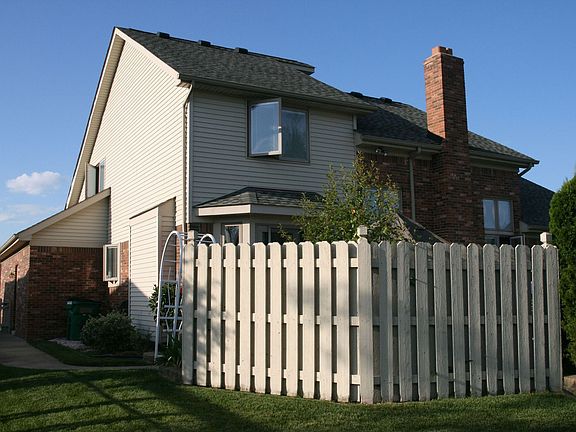 2nd image of 15736 Mulberry Dr