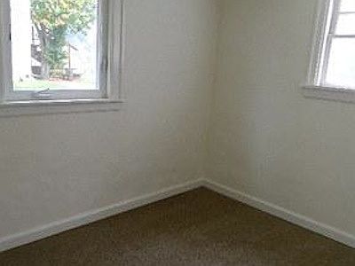 2nd image of 934-A Highland Ave