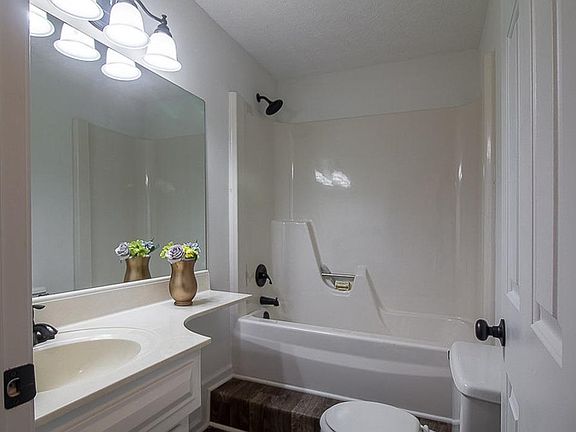 4th image of 102 Otter Ct