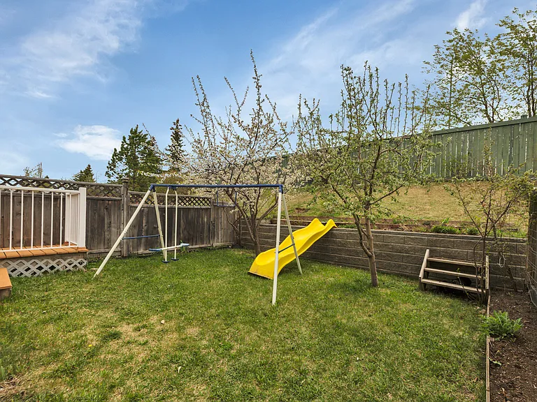 37 Vaughn Ave #37 — Photo 18