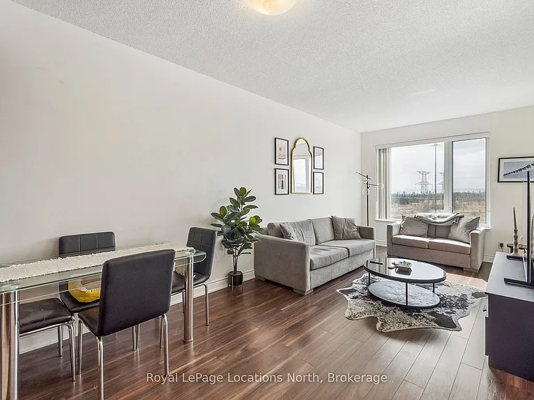 277 S Park Rd #810 — Photo 8