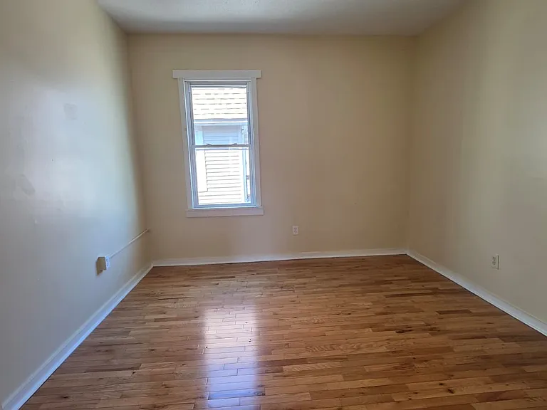 33 Dickerman St #4A — Photo 4