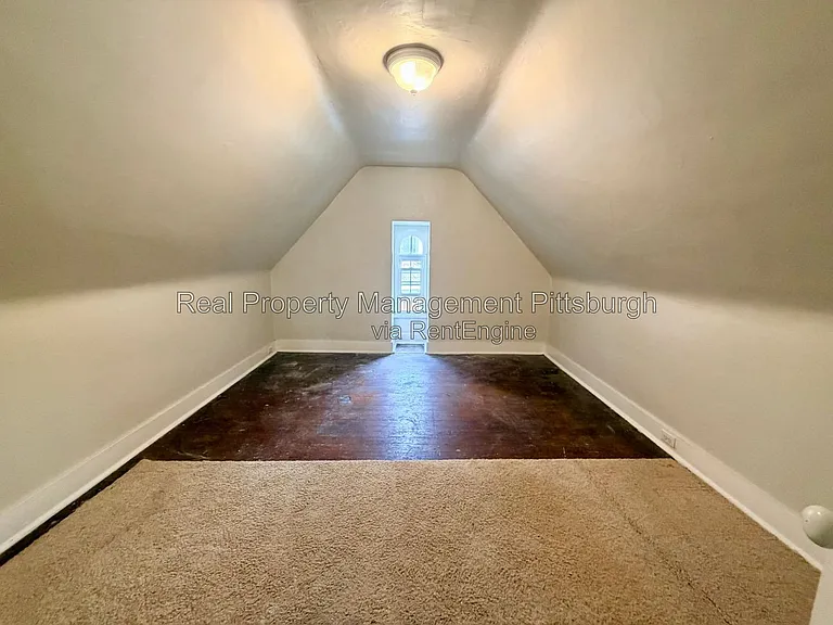 113 Bayard Pl — Photo 17