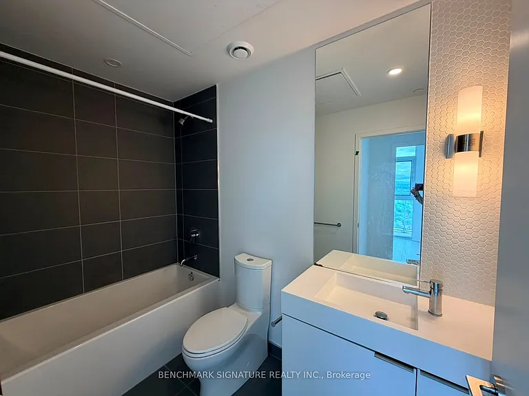 33 Helendale Ave #2613 — Photo 7