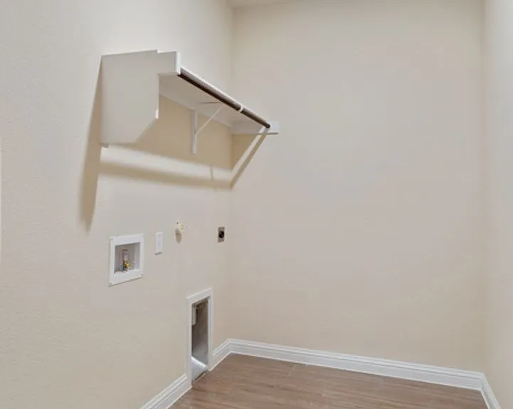 8202 Dampton Ln — Photo 22