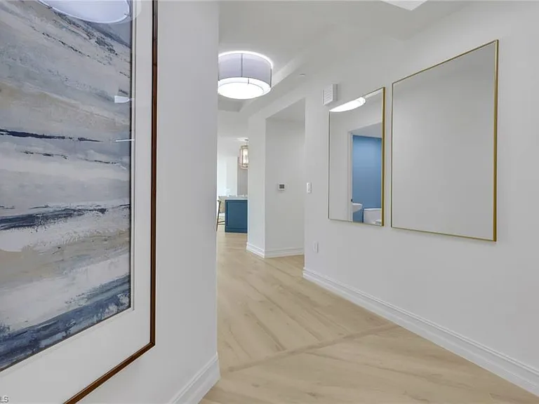 2728 Tiburon Blvd E #302 — Photo 16
