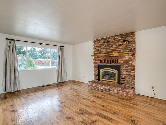 4th image of 1524 N Baker Ave