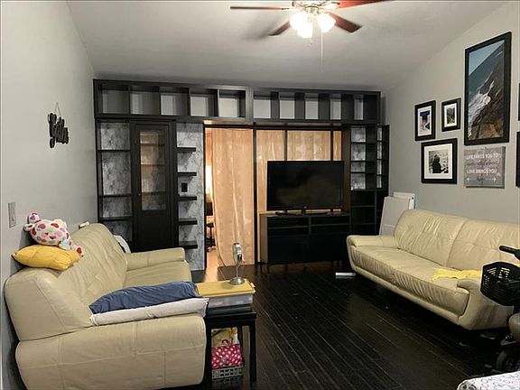 4th image of 2801 Shannon Oak Ct