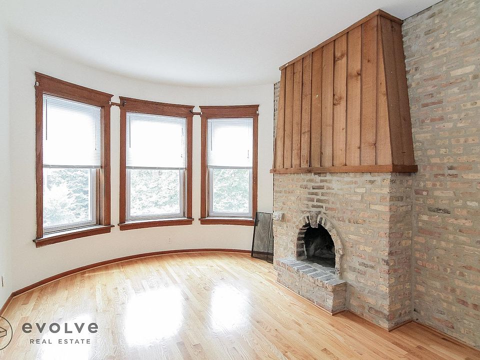1st image of 3824 N Kenmore Ave #3826E2