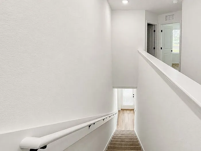 8672 Elmo Rd — Photo 38