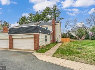 726 Hunter Ct SW, Vienna, VA 22180