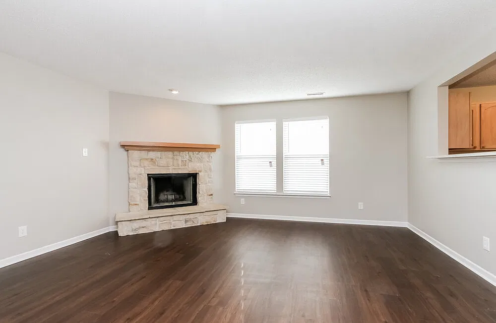 4 bed, 2.5 bath, 2035 sqft, $1,845 — Photo 2