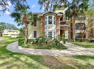 10108 Courtney Oaks Cir APT 203, Tampa, FL 33619