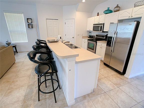 4th image of 420 Las Fuentes Dr