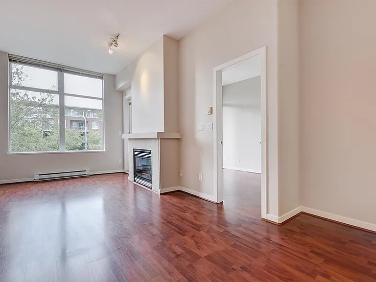8460 Granville Ave #305 — Photo 12