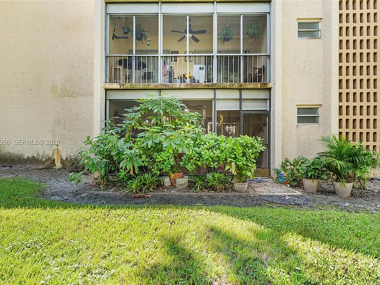 8401 SW 107th Ave #144E — Photo 47