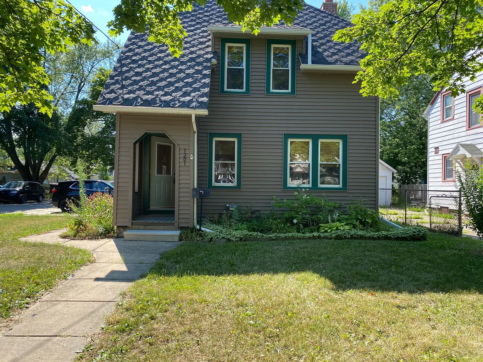 1201 N Jenison Ave — Photo 1