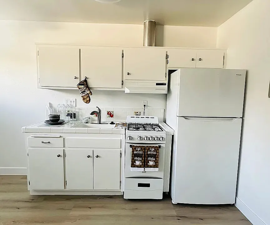 8657 Balboa Blvd #49
